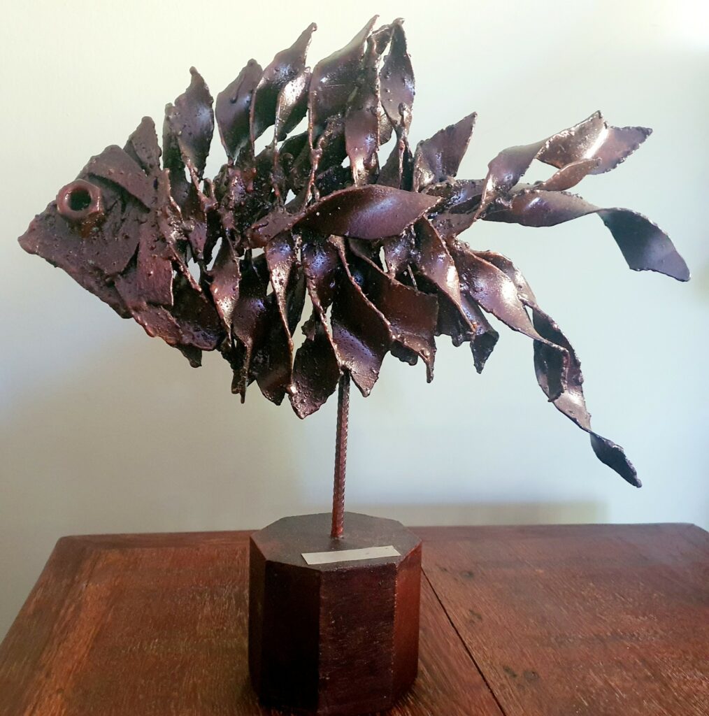 Escultura de mesa ¨Peixe Acara¨